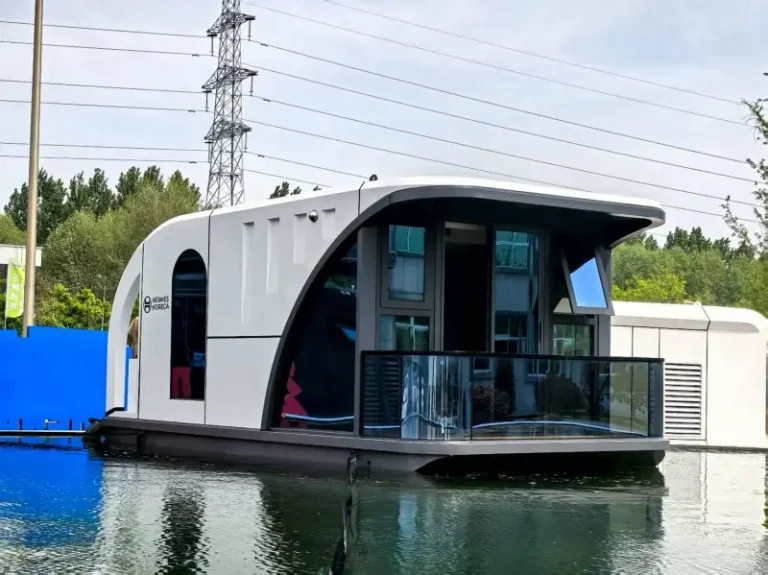 f30-floating-space-capsule-1